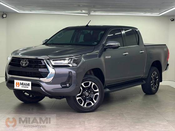 TOYOTA HILUX 2.8 D-4D TURBO DIESEL CD SRX 4X4 AUTOMÁTICO